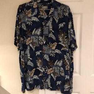 Men’s Hawaiian themed shirt